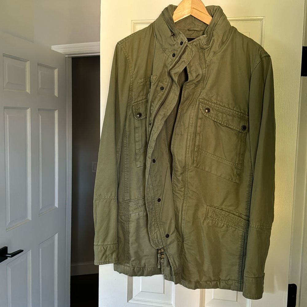 Banana Republic men’s outdoor cargo military jacket in green
